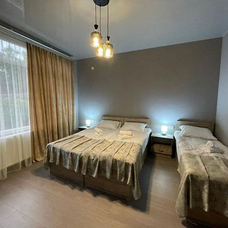 Hotel Lumi Зугдіді Екстер'єр фото